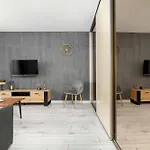 Διαμέρισμα Unique One Bedroom With Balcony In By Renters