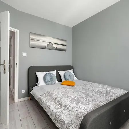 Unique One Bedroom With Balcony In By Renters *