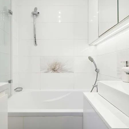Unique One Bedroom With Balcony In By Renters رشيشوف