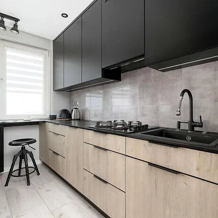 Unique One Bedroom With Balcony In By Renters