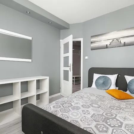 Unique One Bedroom With Balcony In By Renters *