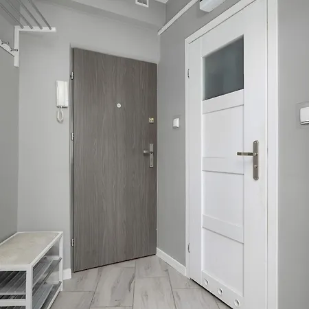 Unique One Bedroom With Balcony In By Renters Appartement *