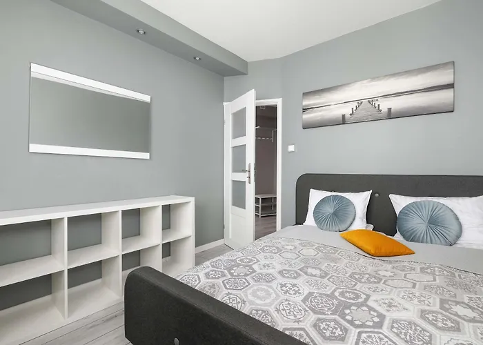 Unique One Bedroom With Balcony In By Renters *