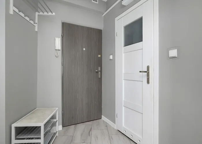 Unique One Bedroom With Balcony In By Renters Appartement *